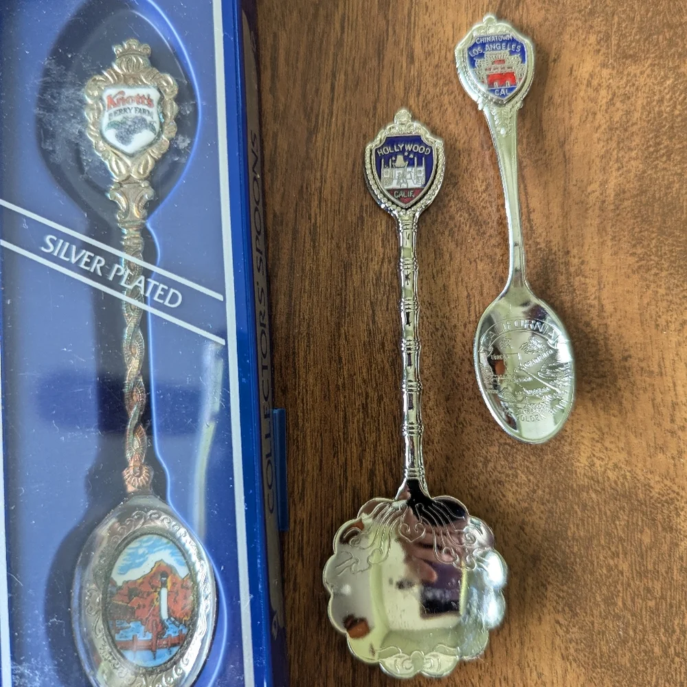 Set of 10 vintage souvenir spoons - Picture 4 of 6